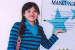 旅英归来谢母校 旅英归来谢母校