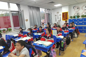 北京东方红学校小学部.jpg