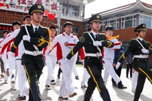 就读北京东方红学校住校条件